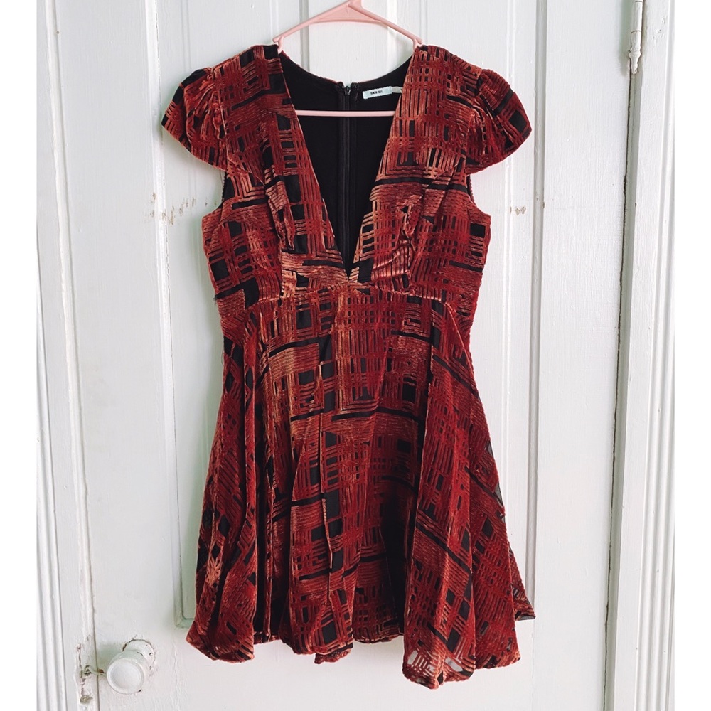 Kimchi Blue Velvet Textured Dress